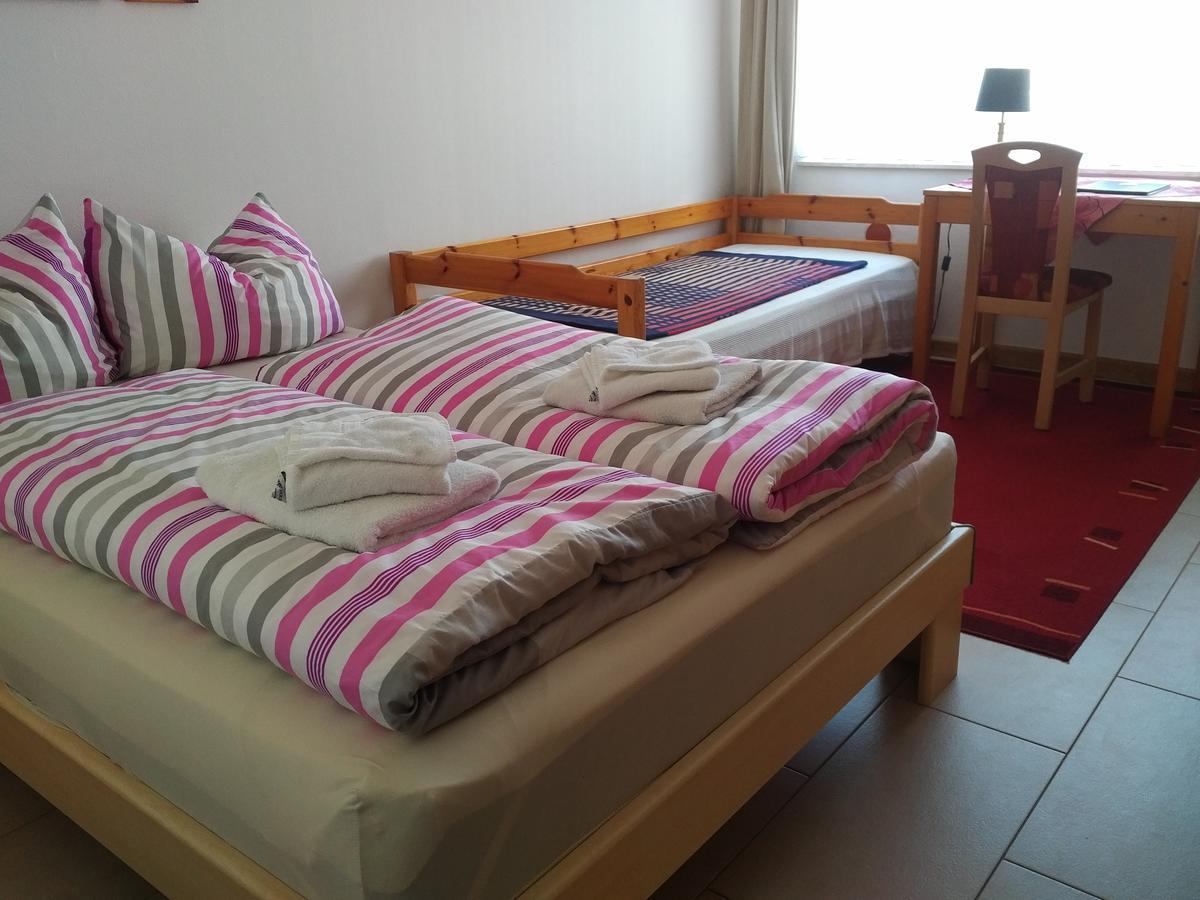 Aaron - Privatunterkunft Magdeburg Bagian luar foto