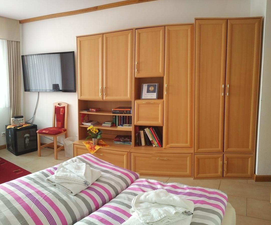 Aaron - Privatunterkunft Magdeburg Bagian luar foto